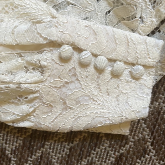 H&M cream lace long sleeve shirt - Picture 2 of 5